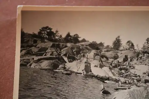 altes Foto  russischer Verteidigungsbunker  am Fluss ? Meer ?? Ort ??