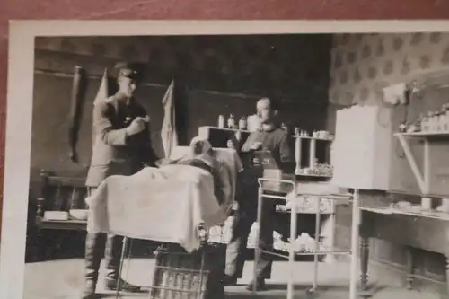 tolles altes  Foto - Lazarett ?? Verwundeter und Arzt 