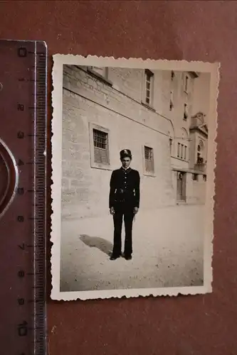 tolles altes Foto - Mann in mir unbekannter Uniform ? Italien ? Frankreich ?