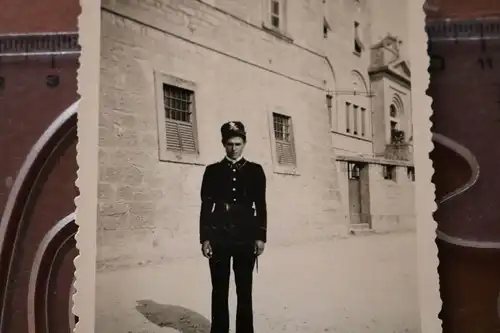 tolles altes Foto - Mann in mir unbekannter Uniform ? Italien ? Frankreich ?