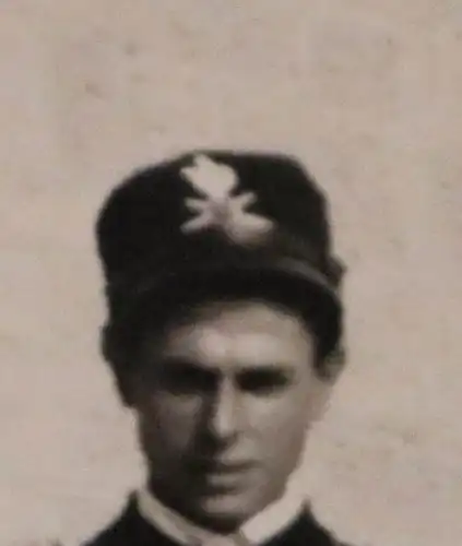 tolles altes Foto - Mann in mir unbekannter Uniform ? Italien ? Frankreich ?