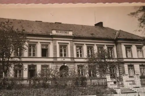 tolles altes Foto - alte Gebäude - Volksschule - Ort ???