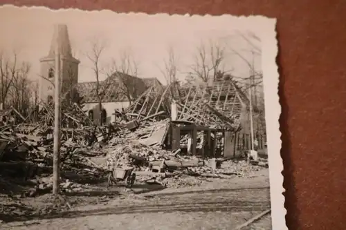 altes Foto - zerstörte Häuser nach Fliegerangriff 21.02.1943 - Grünestr. Ort ?