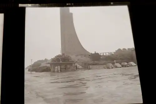 drei tolle alte Negative   Marine-Ehrenmal in Laboe   50-60er Jahre