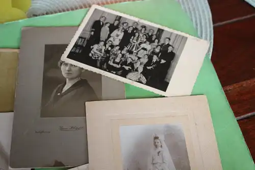 acht tolle alte Foto - Personen, Konfirmation Frankfurt, Haus Tüncher