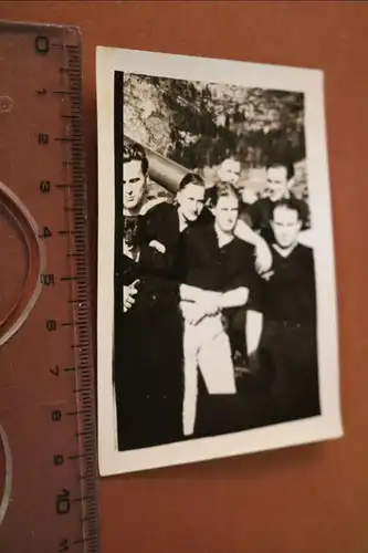 tolles altes Foto - Matrosen Kriegsmarine auf der M.S. Rotenfels 