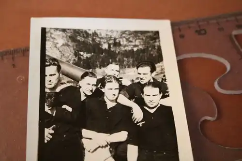 tolles altes Foto - Matrosen Kriegsmarine auf der M.S. Rotenfels 