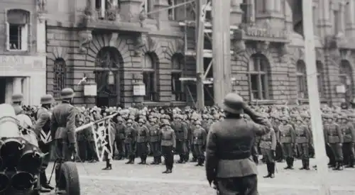 tolles altes Foto - Nebelwerfer - Einheit - Leipzig ??? Deutsche Bank - Repro