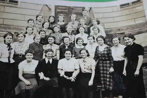 tolles altes Foto - Klassenfoto - hübsche junge Frauen