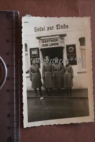 tolles altes Foto - Soldaten vor dem Gasthof zur Linde - Caspary-Bräu , DAB Bier