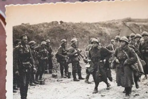 altes Foto - französische oder belgische gefangene Soldaten
