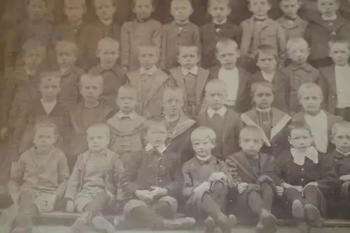 tolles altes Foto  Knabenschule ? Schüler ? 1880-1910 ? (2)