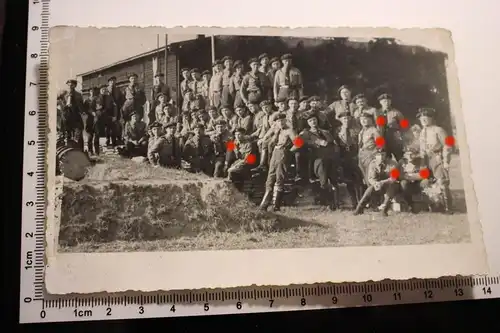 tolles altes Gruppenfoto - deutsche Soldaten mit Barett ????