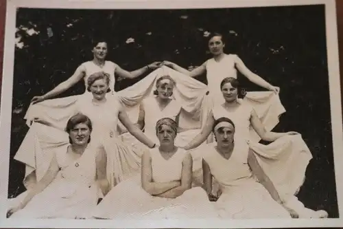 tolles altes Foto - Gruppe hübscher Frauen - Tanzgewand - 20-30er Jahre