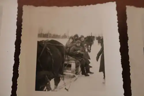 sieben alte Fotos eines Soldaten - Russland ??? Pferdetreck - Schlitten Soldaten