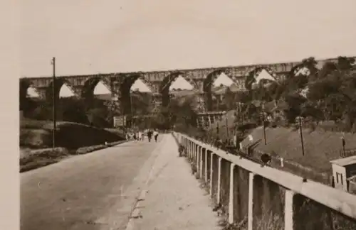 tolles altes Foto - Eisenbahnbrücke im Bau - Ort ????