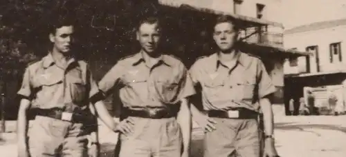 tolles altes Foto - Soldaten Luftwaffe in Tropenuniform - Afrika ???