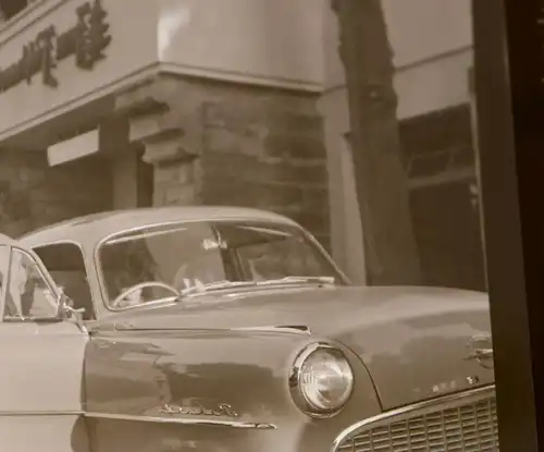 drei tolle alte Negative - Personen mit Oldtimer Opel Rekord - 60er Jahre