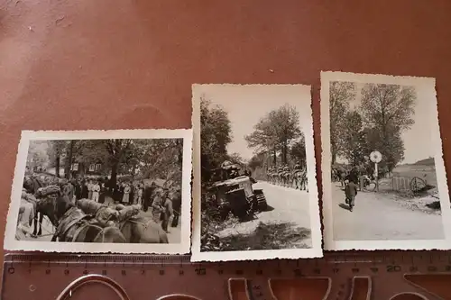 drei alte Fotos - zerstörter Panzer , französische Grenze, deutsche Soldaten