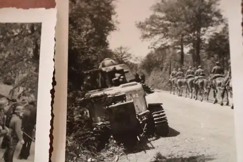 drei alte Fotos - zerstörter Panzer , französische Grenze, deutsche Soldaten