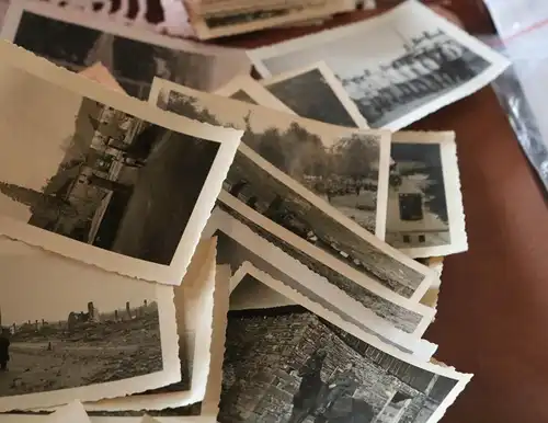 Konvolut 99 Fotos eines Soldaten , zerstörte Städte, Frankreich u. Russland ?