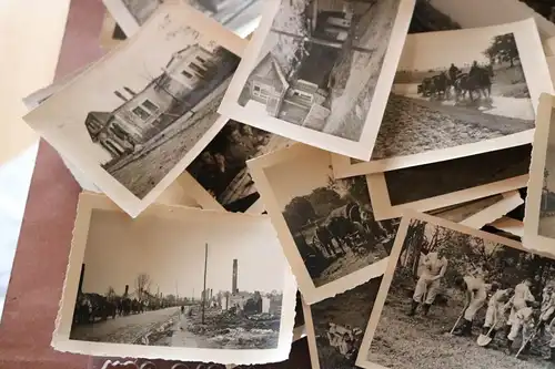 Konvolut 99 Fotos eines Soldaten , zerstörte Städte, Frankreich u. Russland ?
