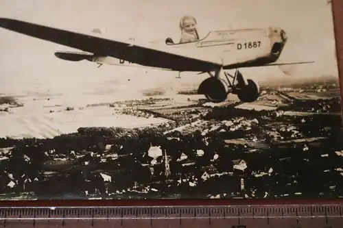 tolles altes Foto - Fotomontage, Kind im Flugzeug D1887 - 1936