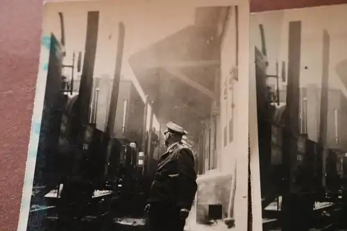 drei Fotos eines Soldaten - Bahnsteig , Brücke , rückseitig beschrieben