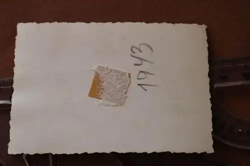 tolles altes Foto  Soldat mit Feldtelefon 