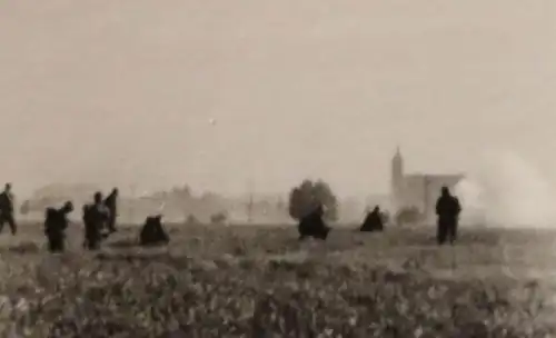 tolles altes Foto vorderste Front ?? Soldaten im Kampf ?? 1945 ???