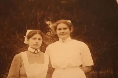 tolles altes Foto - zwei Krankenschwestern -  1910-20 ??