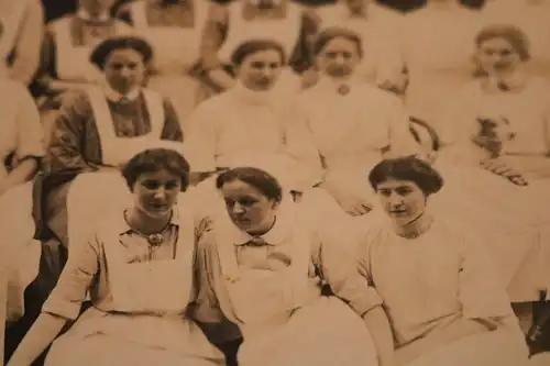 tolles altes Foto - Gruppe Krankenschwestern 1910-20 ???