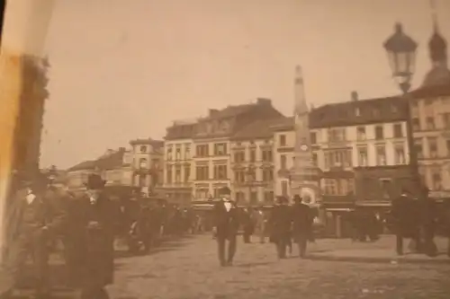 drei tolle alte Fotos - mir unbekannte Stadt - Marktplatz ?? 1900-1920 ?