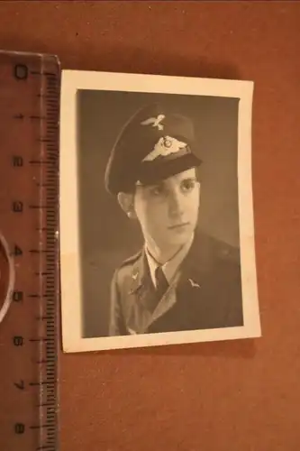 tolles altes Passfoto ?  Portrait Soldat der Luftwaffe  Prag 1944