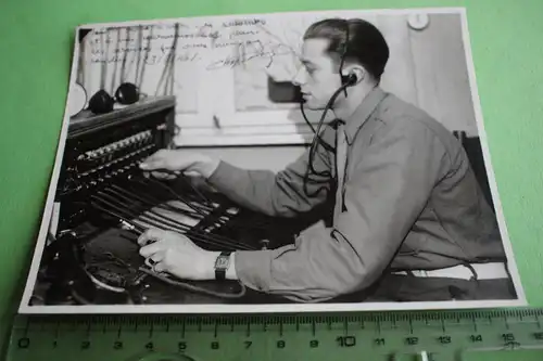 tolles altes Foto - franz. Soldat ? - Telefonvermittlung 1946 - Berlin ??? 