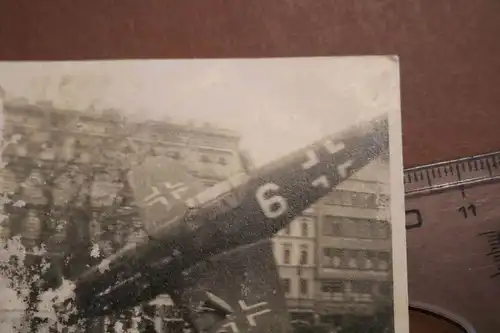 tolles altes Foto - Modell BF 109 in einer Stadt - Tag der Wehrmacht - Ort ???