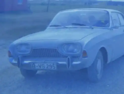 zwei alte Farbnegative -  Oldtimer Ford Taunus 17m 