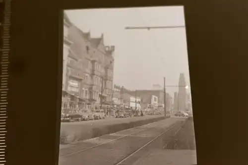 tolles altes Negativ Strassenzug in  Berlin - Gedächtniskirche Hintergrund 50er