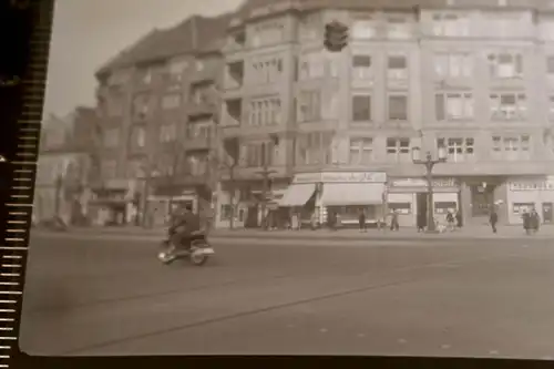 tolles altes Negativ große Strassenkreuzung Berlin - Berliner Morgenpost