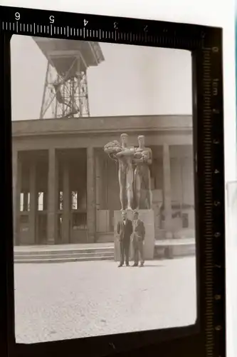 tolles altes Negativ - Denkmal ? Statue zwei Männer - Berlin ? 30-40er Jahre