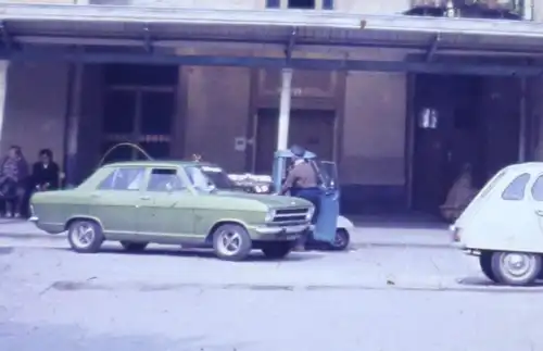 tolles altes Glasdia Südtirol Bahnhof von Merano Meran Opel Ascona 60-70er Jahr