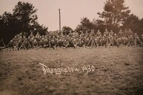 tolles altes  Gruppenfoto Soldaten Reichswehr - Schiessbahn in Altengrabow 1930