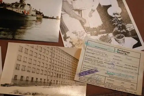 fünf alte Fotos - Matrosen , Gebäude, Schiff usw. 