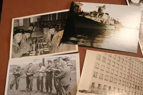 fünf alte Fotos - Matrosen , Gebäude, Schiff usw.