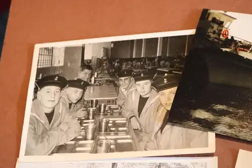 fünf alte Fotos - Matrosen , Gebäude, Schiff usw. 