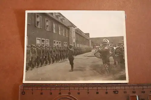 tolles altes Foto - Rekruten Luftwaffe, Kaserne - Musik-Korps spielt 1942 ?