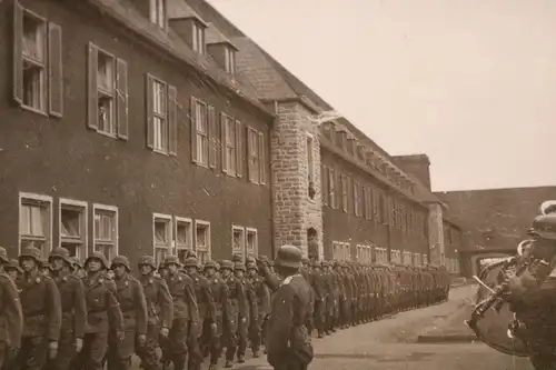 tolles altes Foto - Rekruten Luftwaffe, Kaserne - Musik-Korps spielt 1942 ?