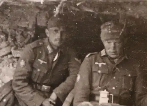 tolles altes Foto - Gruppe Gebirgsjäger mit Geschütz in Stellung 1941