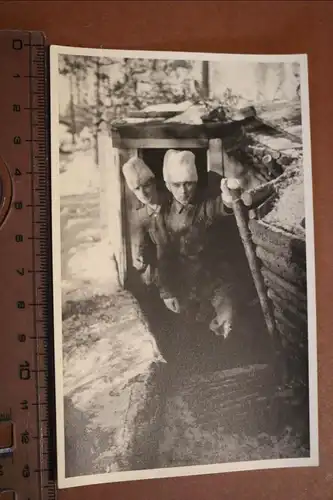 tolles altes Foto - zwei Soldaten  mit weisser Pelzmütze - Finnland ???