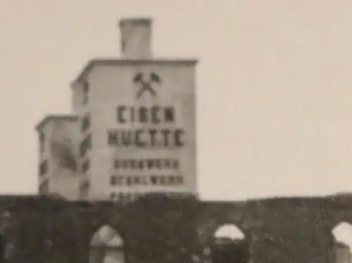 tolles altes Foto - Gruppe Soldaten Feldmützen, Turm Eisenhütte - Ort ??